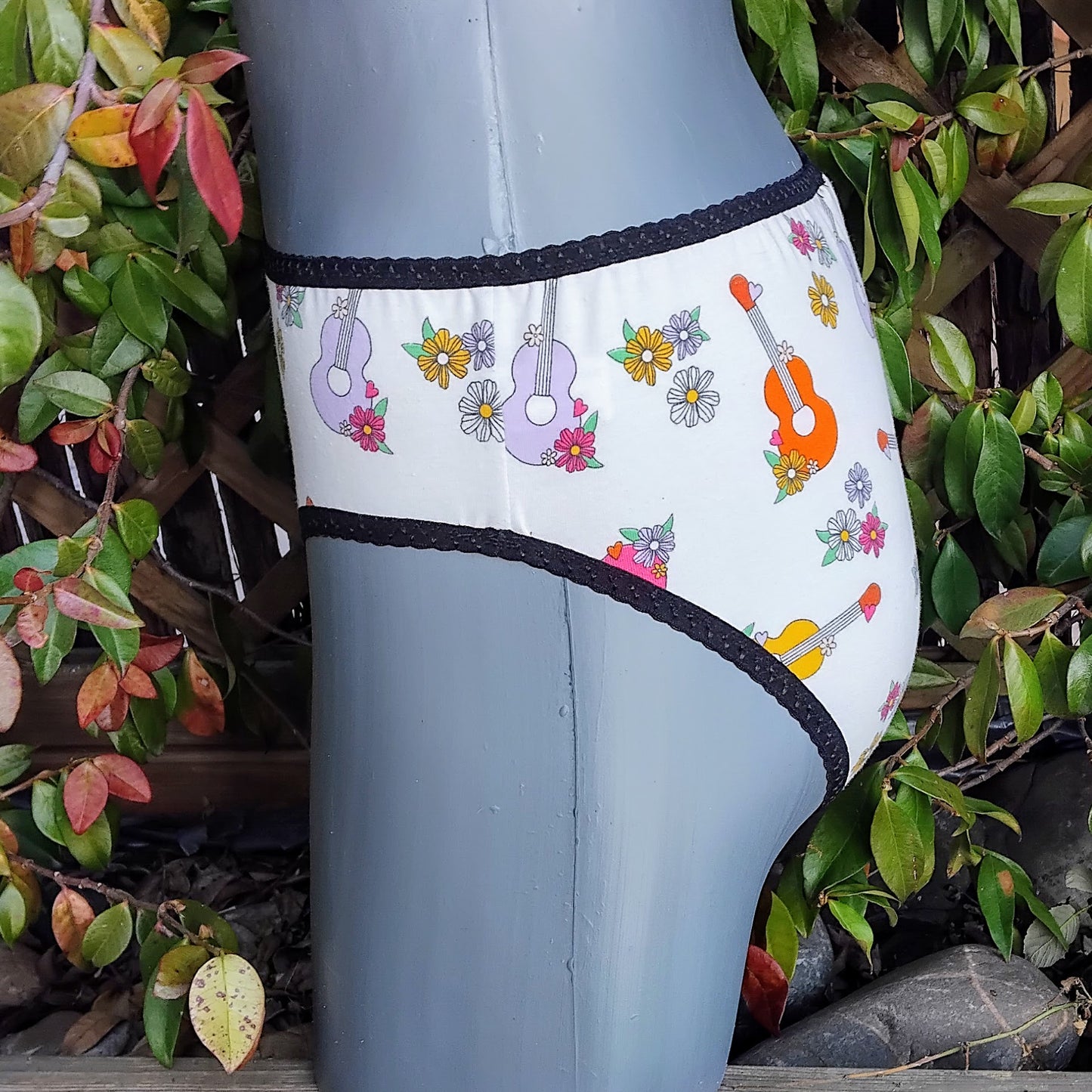 Culotte rigolote Taille 38 - Guitares et fleurs