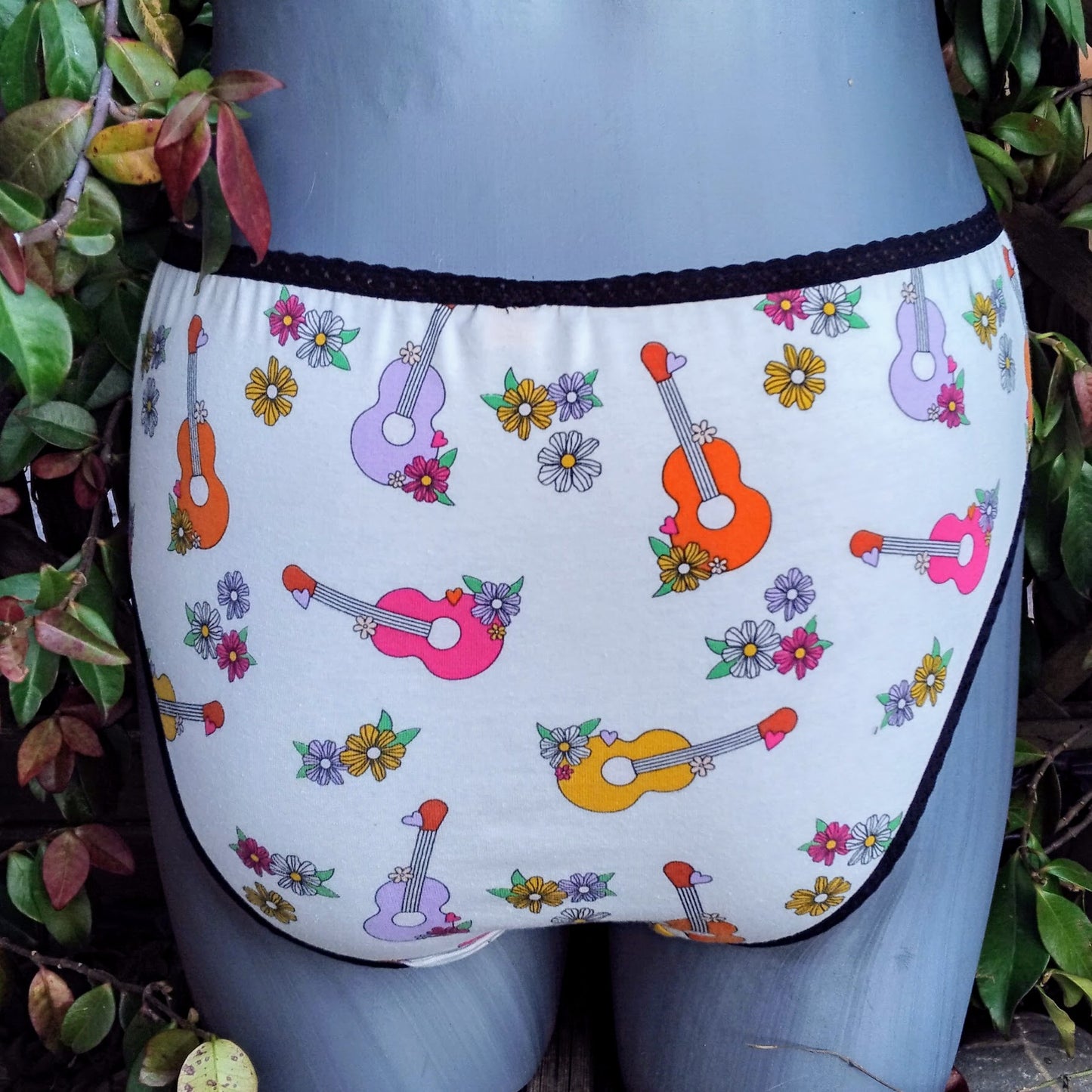 Culotte rigolote Taille 38 - Guitares et fleurs