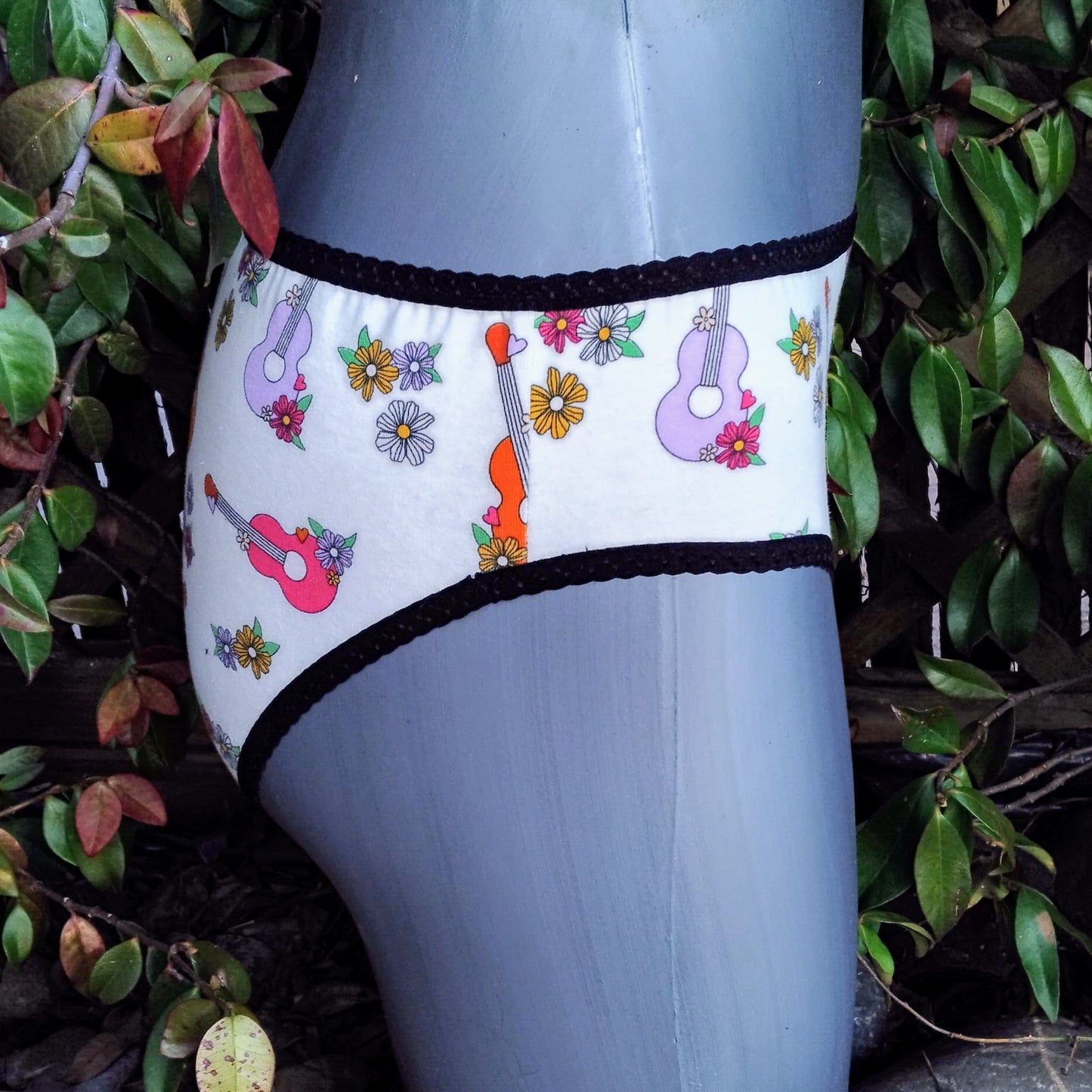 Culotte rigolote Taille 38 - Guitares et fleurs