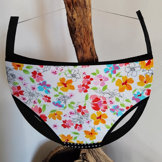 Culotte rigolote Taille 44 - Fleurs sur fond blanc et carreaux noirs