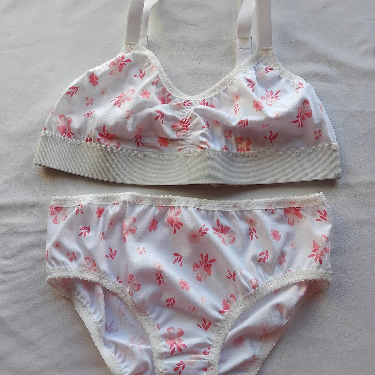 Ensemble À l'eau de rose — Brassière XL + Culotte 44