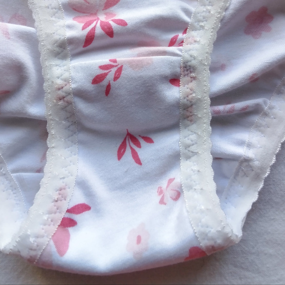 Ensemble À l'eau de rose — Brassière XL + Culotte 44