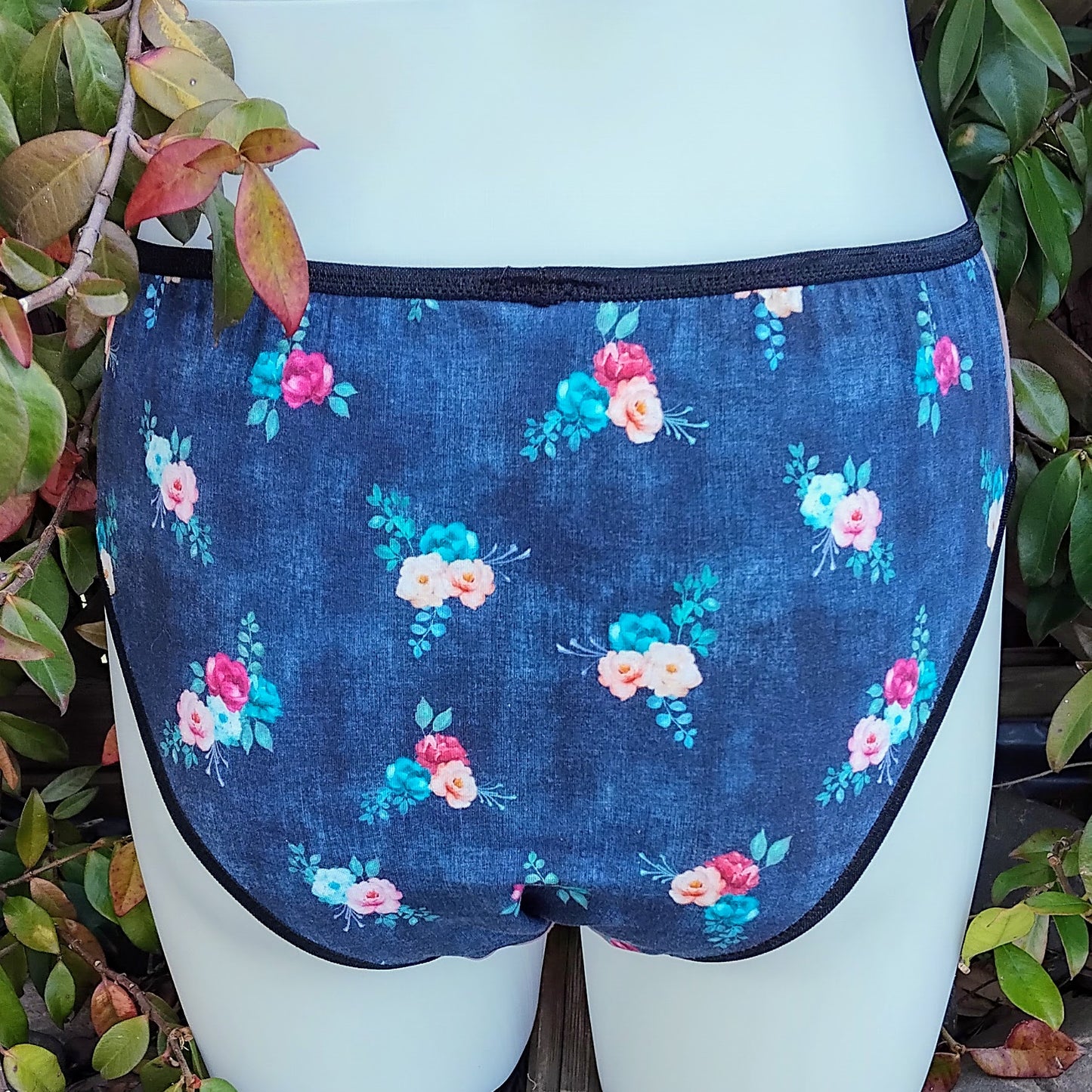 Culotte rigolote Taille 40 - Fleurs sur fond bleu marine
