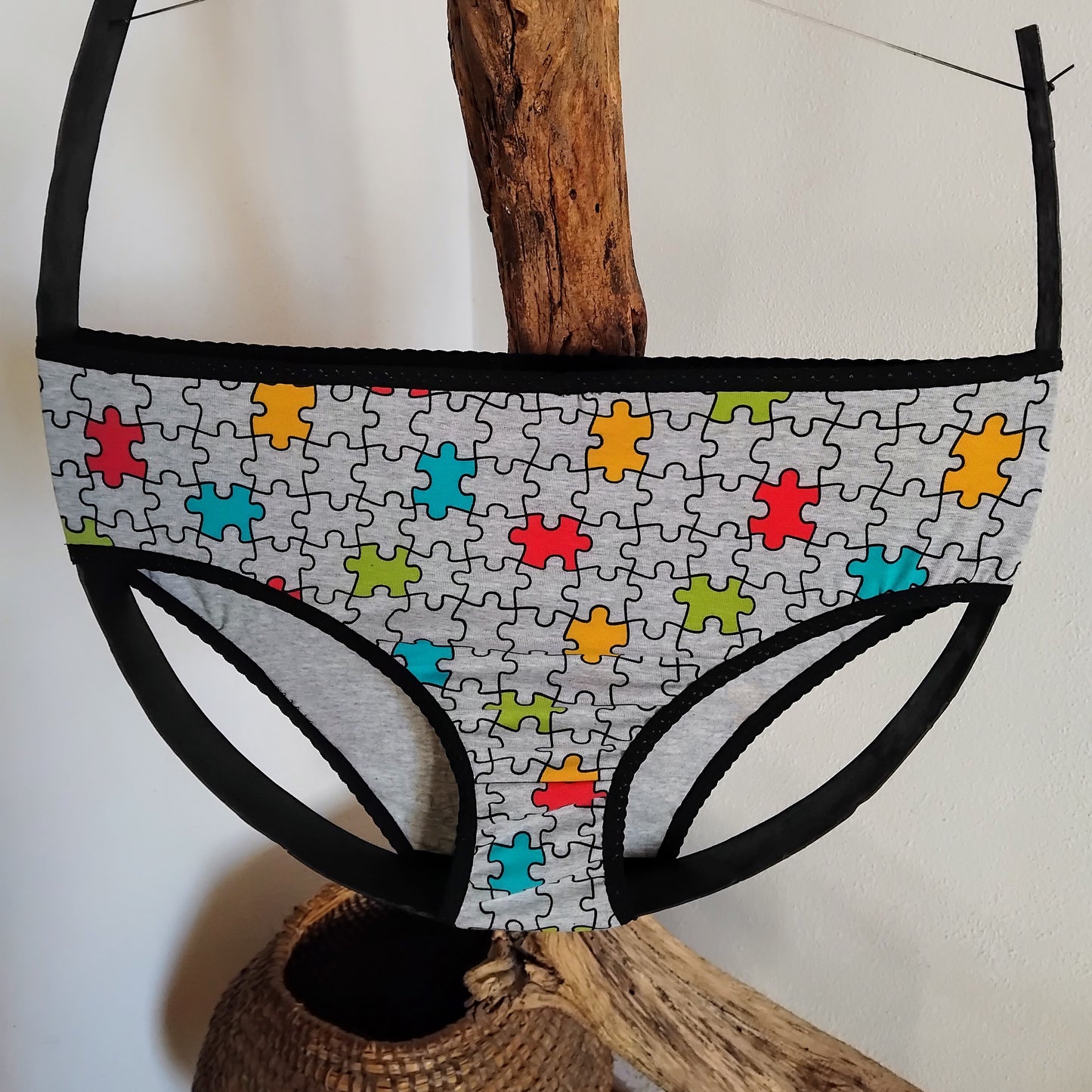 Culotte rigolote Taille 44 - Puzzle sur fond gris